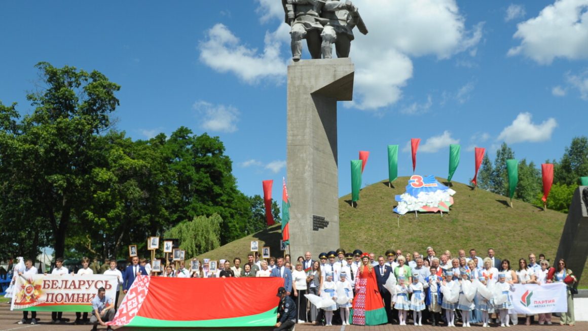 Бобруйская ОС ДОСААФ традиционно приняла активное участие в праздничных мероприятиях, посвященных Дню Независимости Республики Беларусь